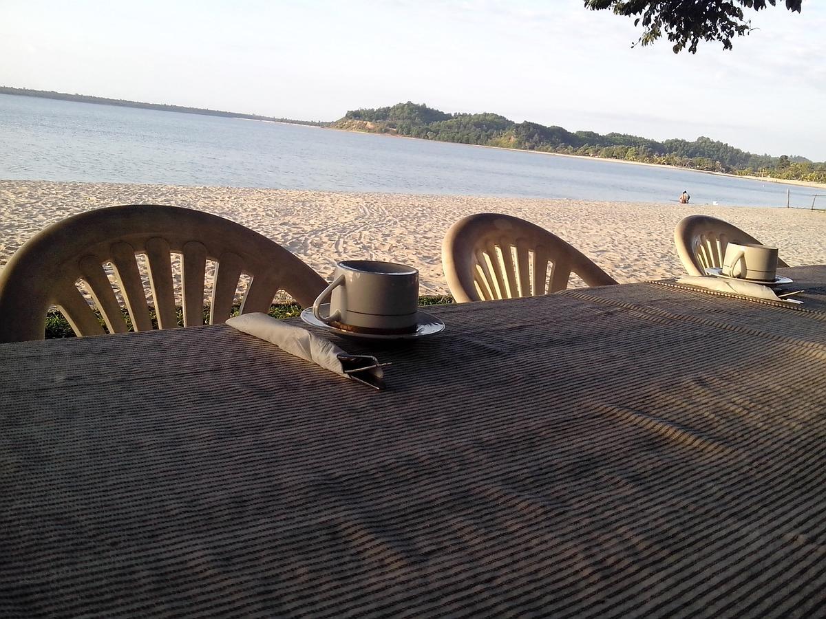 Les Acacias Bungalows Manambolo Ngoại thất bức ảnh