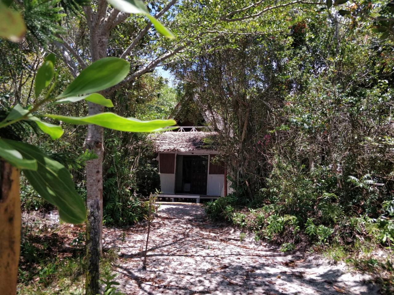 Les Acacias Bungalows Manambolo Ngoại thất bức ảnh