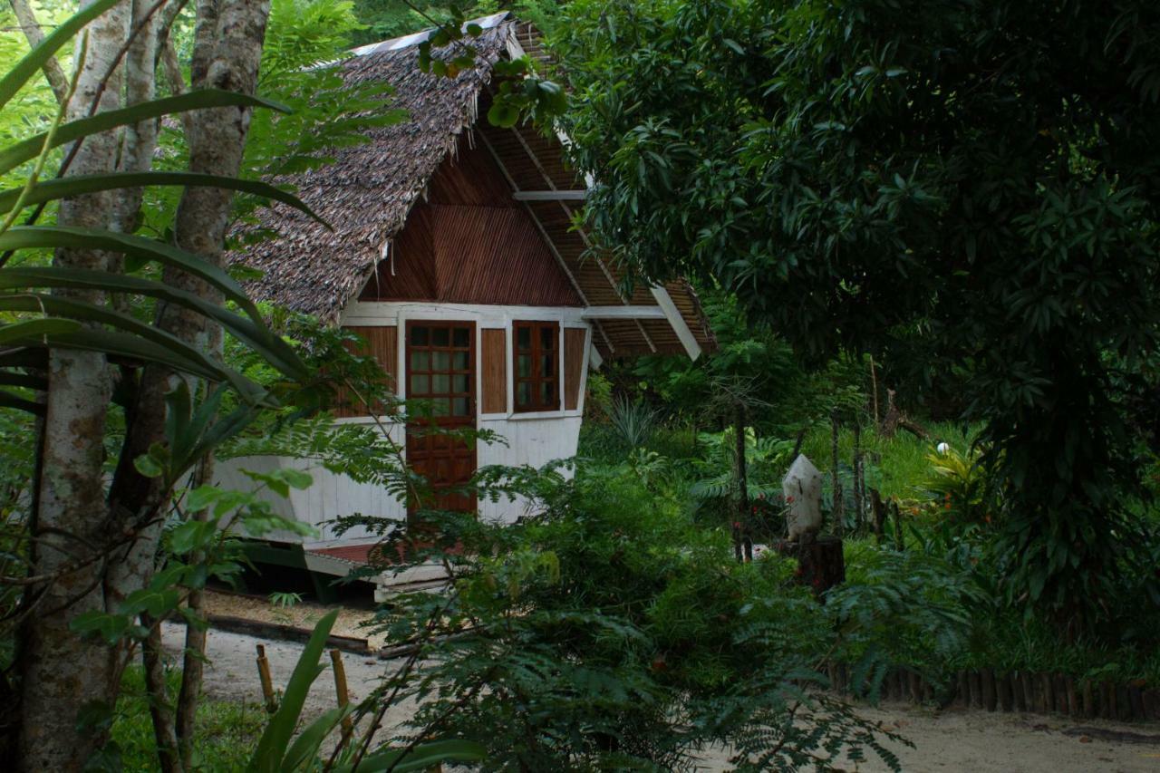 Les Acacias Bungalows Manambolo Ngoại thất bức ảnh
