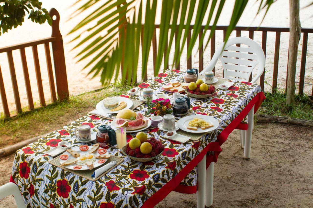 Les Acacias Bungalows Manambolo Ngoại thất bức ảnh