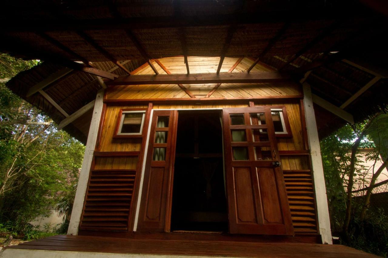 Les Acacias Bungalows Manambolo Ngoại thất bức ảnh