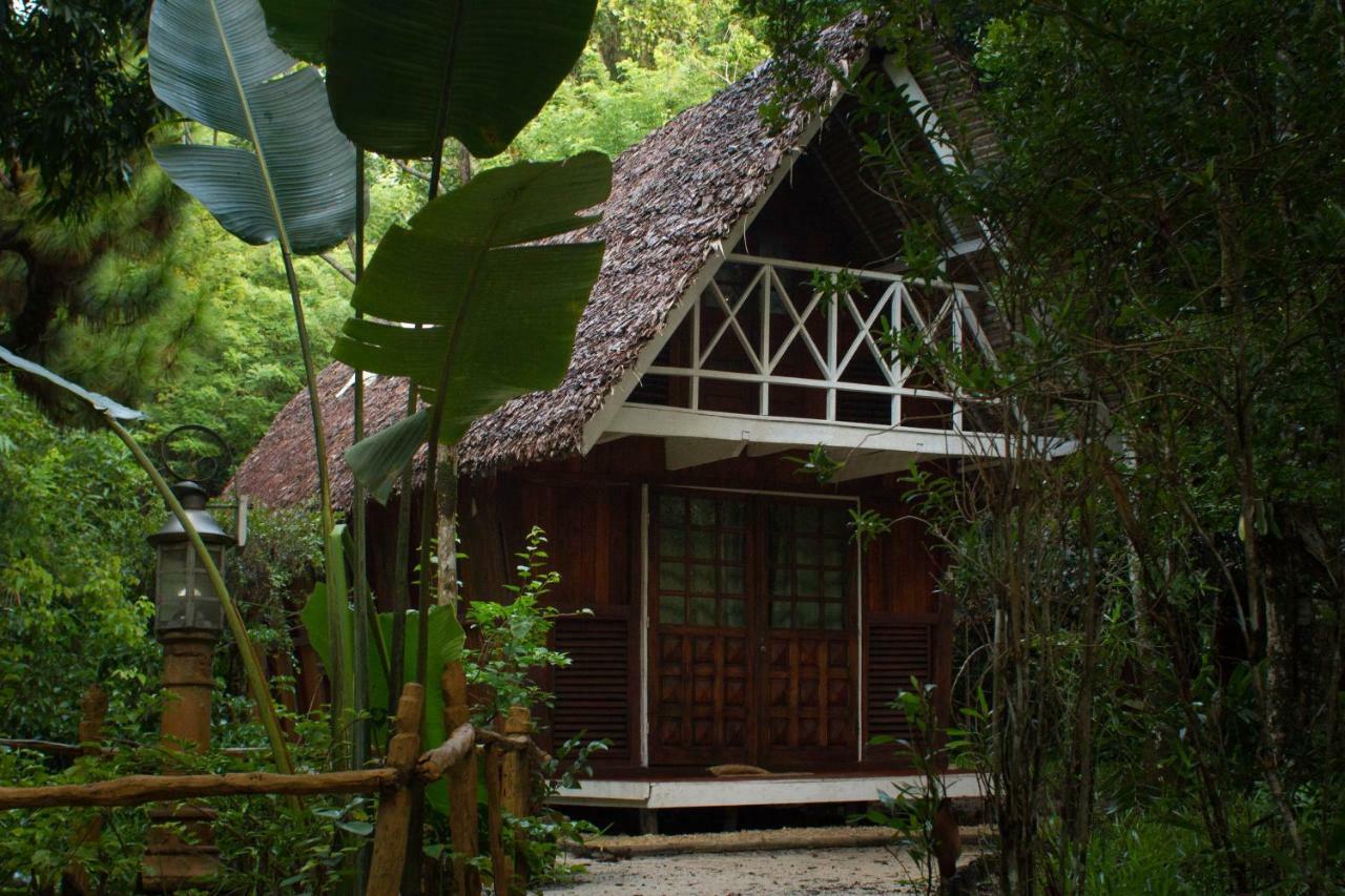 Les Acacias Bungalows Manambolo Ngoại thất bức ảnh